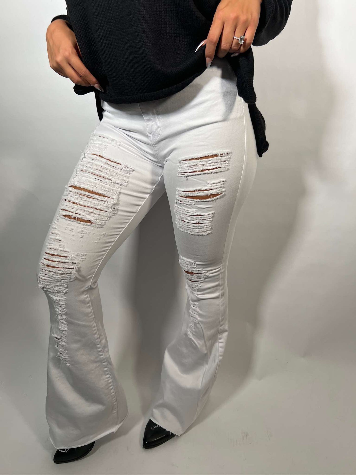 WHITE FLARE JEANS