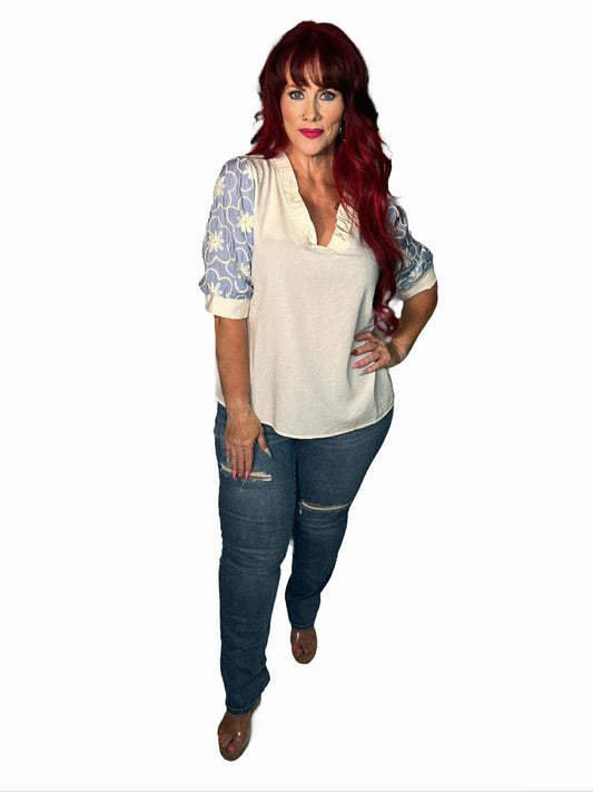 Solid Woven Outlined Flower Puff Sleeves Top